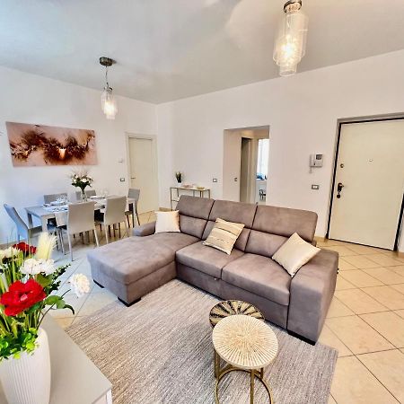 Divina Luxury Apartment With Jacuzzi Near The Lake Como Dış mekan fotoğraf