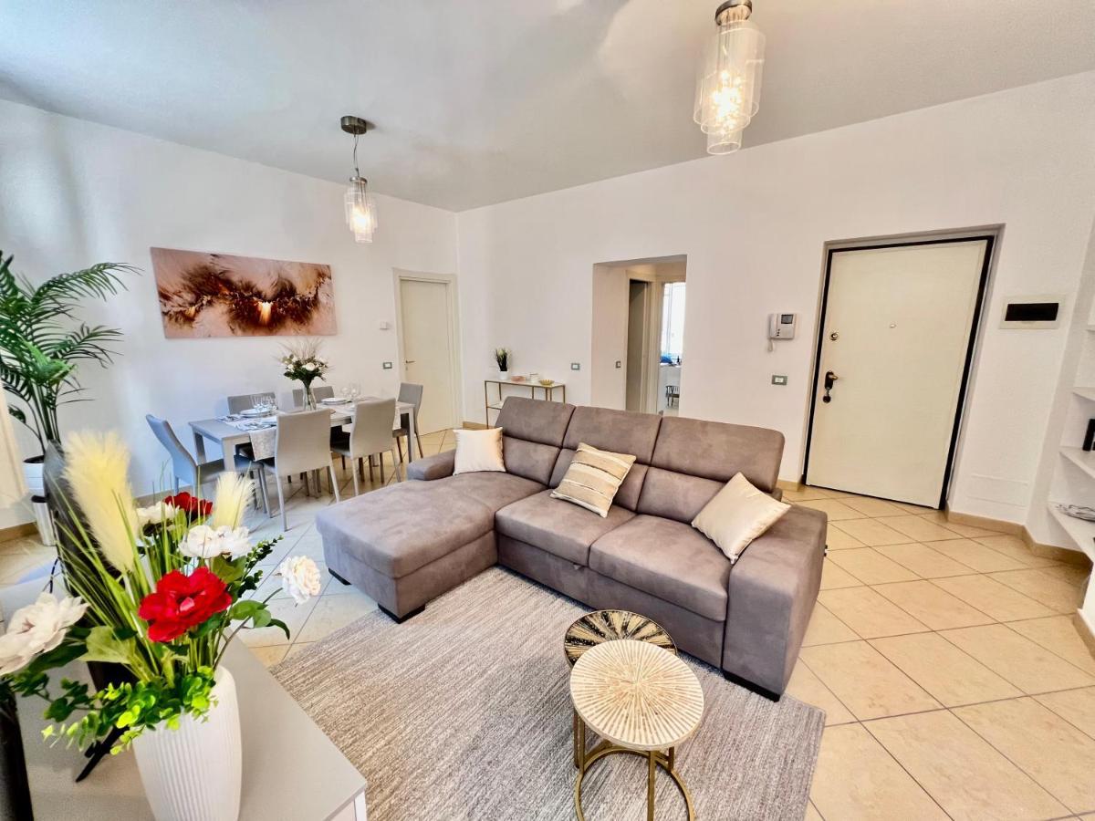 Divina Luxury Apartment With Jacuzzi Near The Lake Como Dış mekan fotoğraf
