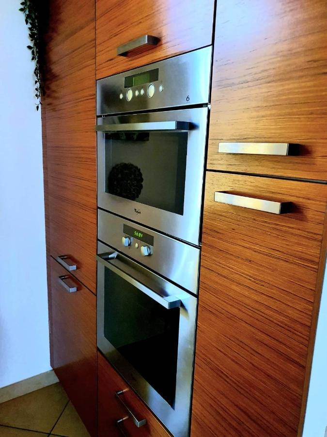 Divina Luxury Apartment With Jacuzzi Near The Lake Como Dış mekan fotoğraf
